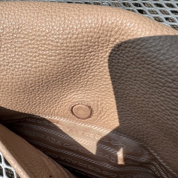 Prada Vitello Pebbles Leather crossbody in Camel color - Picture 3 of 13